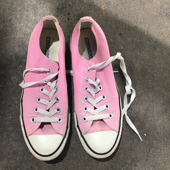 Pink converse - Picture 1 of 3